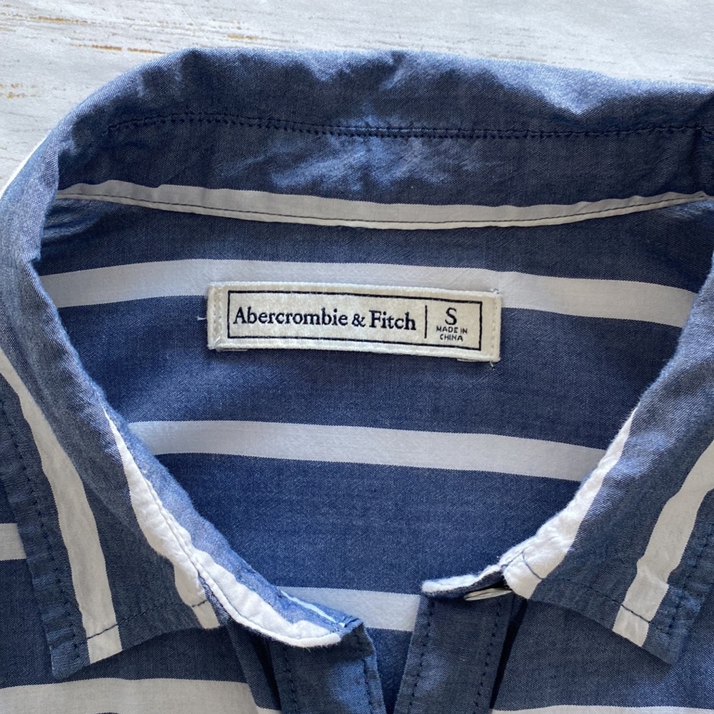 A&F Chambray Stripped Blouse - Picture 9 of 14